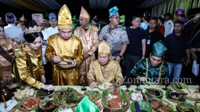 FOTO: Wagub Sulut mengikuti rangkaian upacara adat Tulude bersama Bupati dan Wakil Bupati Sangihe
