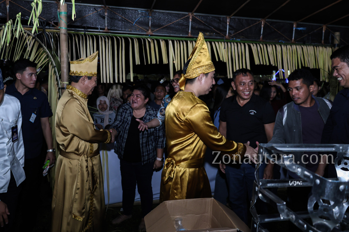 FOTO: Wagub Sulut mengikuti rangkaian upacara adat Tulude bersama Bupati dan Wakil Bupati Sangihe 11 FOTO: Wagub Sulut mengikuti rangkaian upacara adat Tulude bersama Bupati dan Wakil Bupati Sangihe