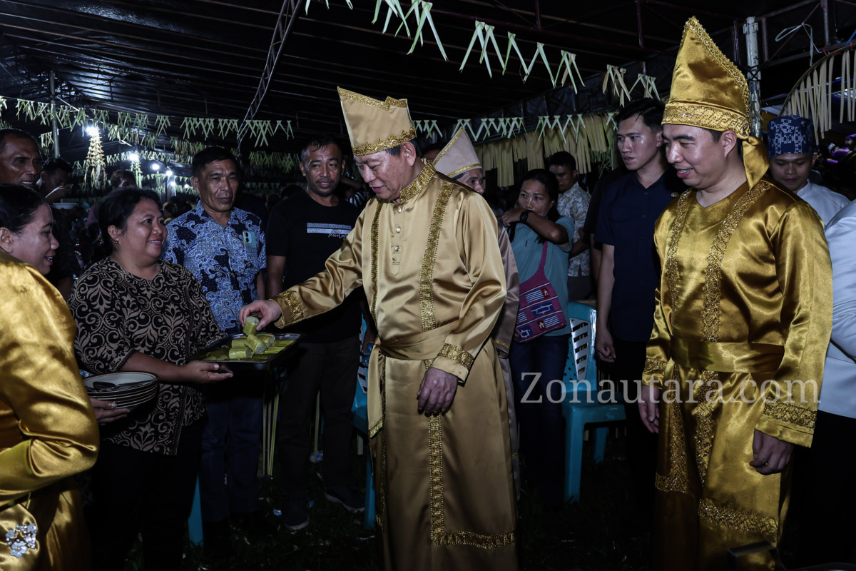 FOTO: Wagub Sulut mengikuti rangkaian upacara adat Tulude bersama Bupati dan Wakil Bupati Sangihe 10 FOTO: Wagub Sulut mengikuti rangkaian upacara adat Tulude bersama Bupati dan Wakil Bupati Sangihe