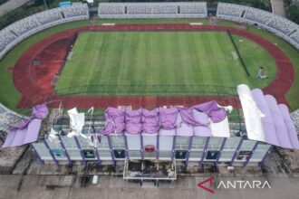 Atap Stadion Indomilk Arena Rusak Diterjang Angin Kencang