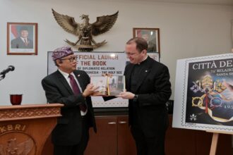 Buku Baru Rayakan 75 Tahun Hubungan Indonesia-Vatikan