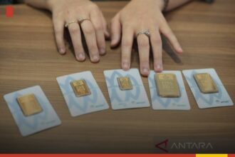 Harga Emas Antam Anjlok Rp50.000, Kini Rp2,843 Juta per Gram