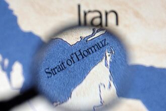 Iran Kenakan Tarif US$2 Juta untuk Kapal Lewat Selat Hormuz