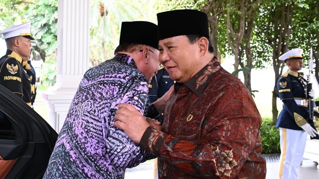 PM Malaysia Anwar Ibrahim Merayakan Lebaran di Istana dengan Prabowo