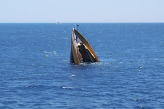 Tim SAR Temukan 21 ABK Selamat dari Kapal Tenggelam di Maluku Utara