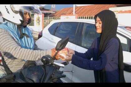 Aksi ramadan Ormawa UDK, berbagi dengan panti asuhan dan pengguna jalan