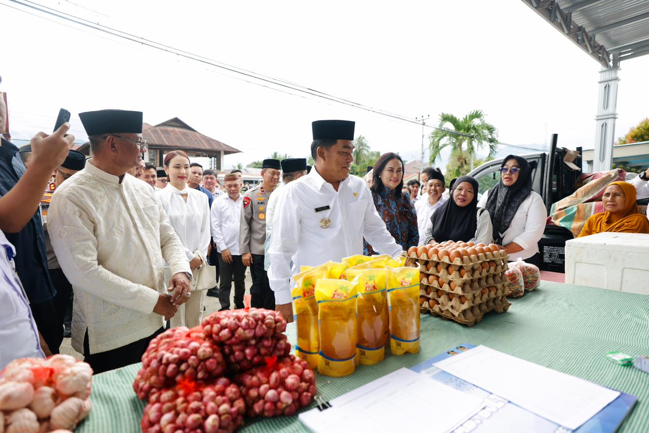 Gubernur Sulut tinjau gerakan Pangan Murah di Boltim, pastikan harga bahan pokok stabil