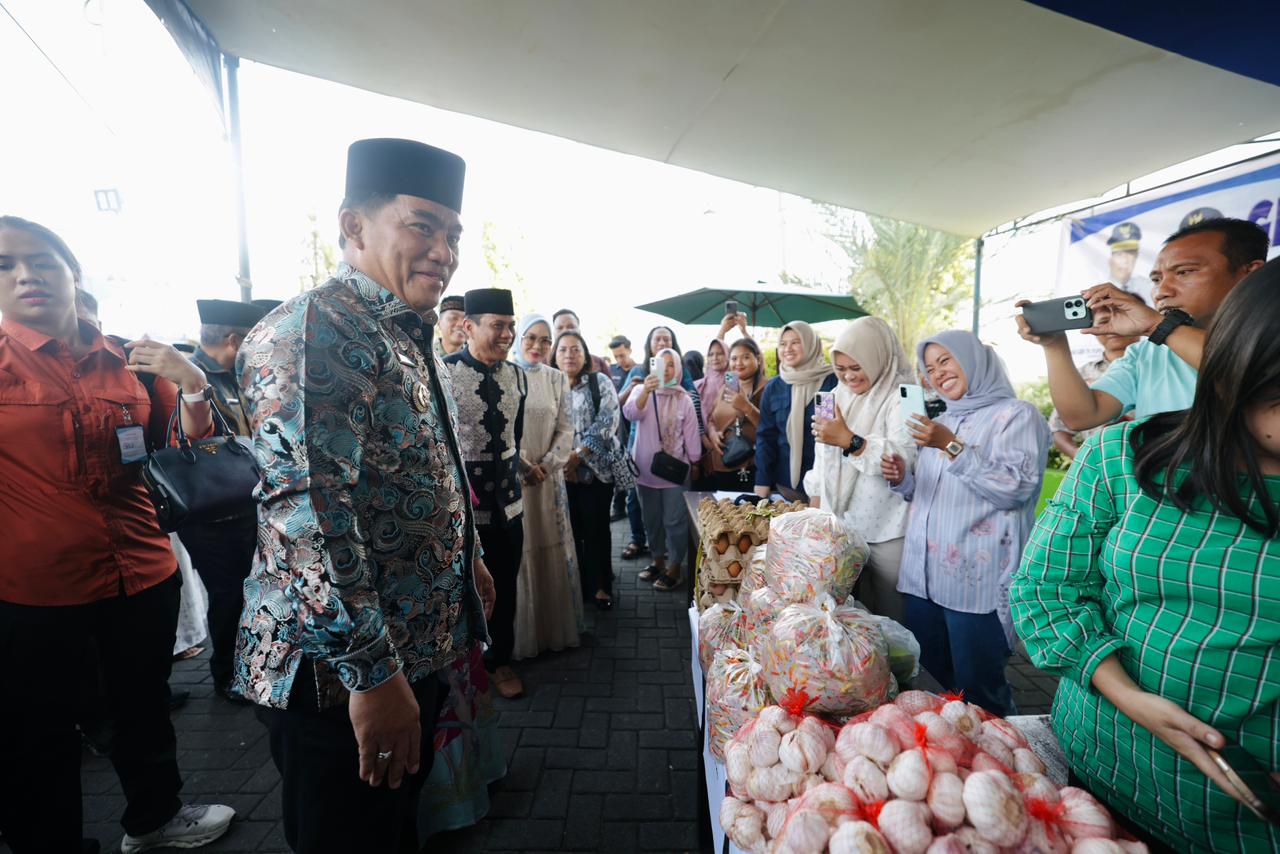 Gubernur Yulius tinjau pelaksanaan Gerakan Pangan Murah di kabupaten-kota demi pastikan distribusi aman