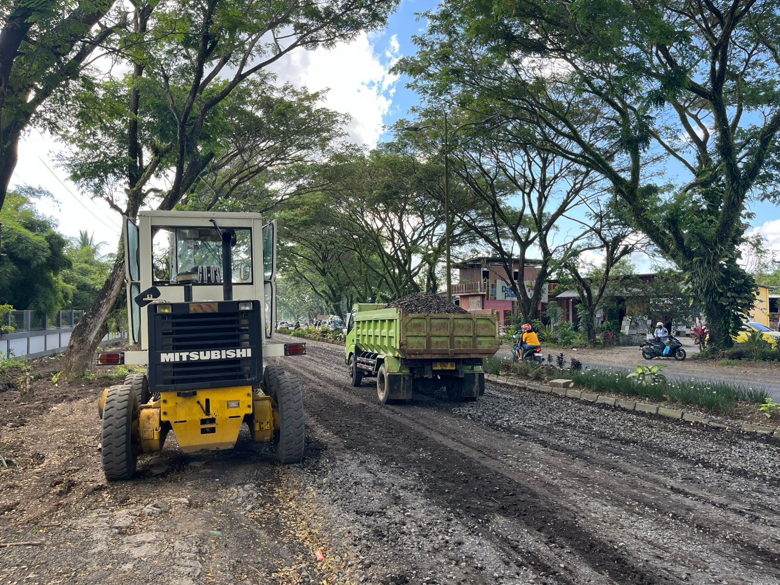 Perbaikan Jalan Ir. Soekarno mulai dikerjakan, Pemprov Sulut turunkan alat berat