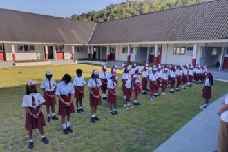 Dari belajar di rumah ke ruang kelas, anak-anak Huntap Modisi mulai sekolah