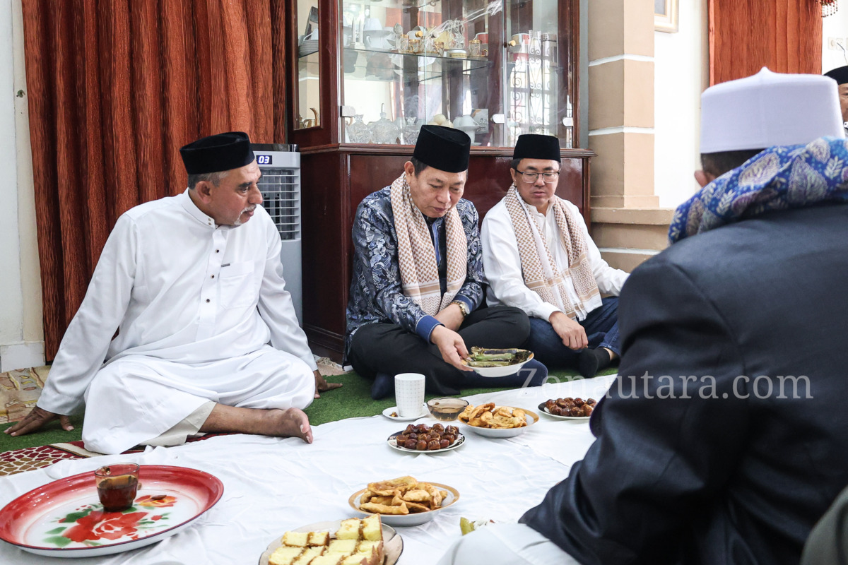 FOTO: Kehadiran Gubernur dan Wagub Sulut dalam tradisi Iwadh di Kampung Arab Manado