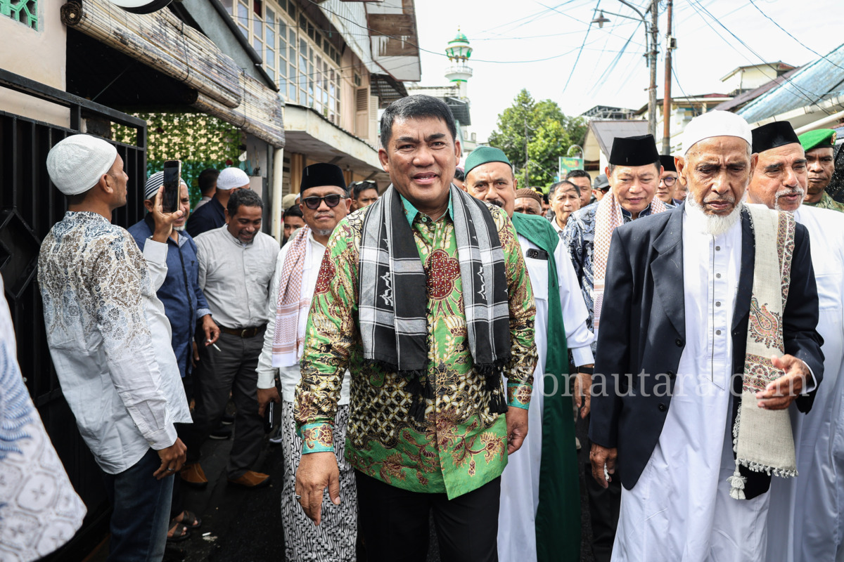 FOTO: Kehadiran Gubernur dan Wagub Sulut dalam tradisi Iwadh di Kampung Arab Manado