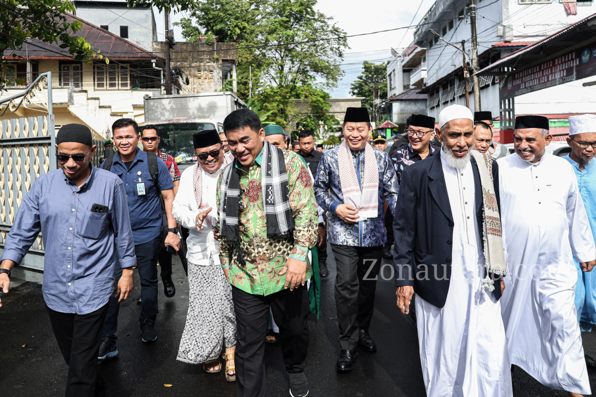 FOTO: Kehadiran Gubernur dan Wagub Sulut dalam tradisi Iwadh di Kampung Arab Manado