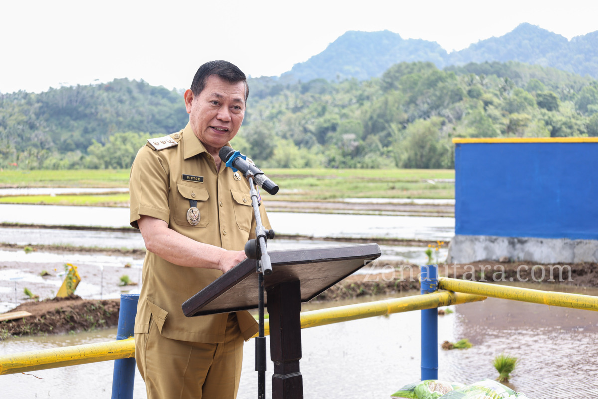 FOTO: Victor Mailangkay pimpin gerakan tanam padi demi swasembada pangan di Sulut