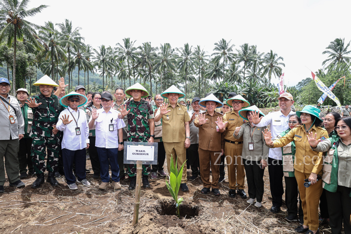 FOTO: Victor Mailangkay pimpin gerakan tanam padi demi swasembada pangan di Sulut