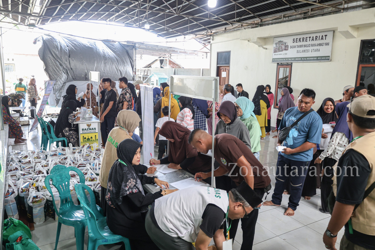 FOTO: Wagub Sulut ikut salurkan 5.000 paket sembako untuk kaum dhuafa