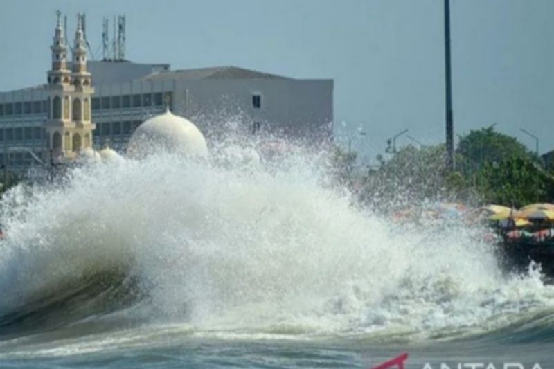 BMKG Peringatkan Gelombang Tinggi di Perairan Sumut Hingga 22 April