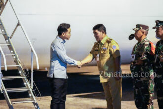FOTO: Gubernur dan Wagub sambut kedatangan Wapres RI di Sulut, sambangi rumah duka korban gempa