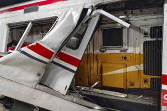 Evakuasi 7 Korban yang Terjepit di Gerbong KRL Masih Berlangsung