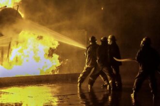 Gudang Perabotan dan Makanan Kucing di Tangerang Terbakar