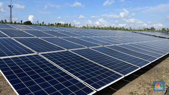 Kementerian ESDM Susun Strategi Capai PLTS 100 Giga Watt