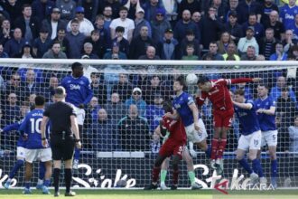Liverpool Raih Kemenangan Dramatis atas Everton 2-1