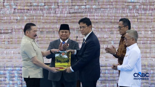 Menteri Keuangan Purbaya Terima Rp 11,4 Triliun dari Jaksa Agung
