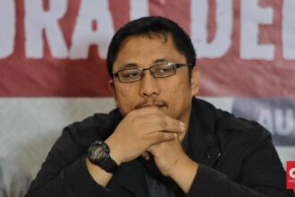 Natalius Pigai Tegaskan Kritik Feri Amsari Dijamin Konstitusi