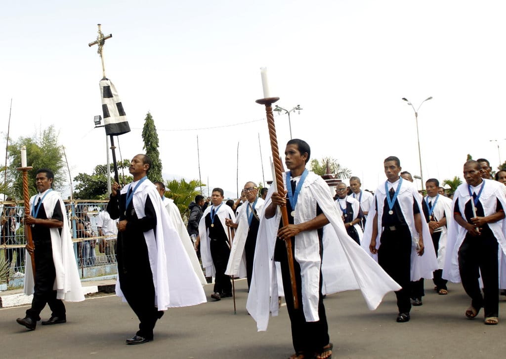 Panduan Membagikan Twibbon Jumat Agung 2026 di Media Sosial