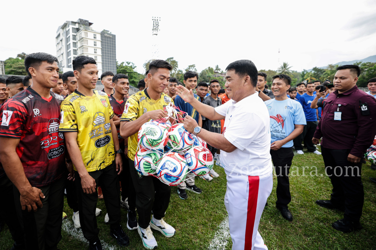 FOTO: Yulius Selvanus resmi membuka kompetisi Liga 4 Sulut 2026