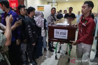 RS Polri Serahkan Jenazah Korban Kecelakaan Kereta di Bekasi