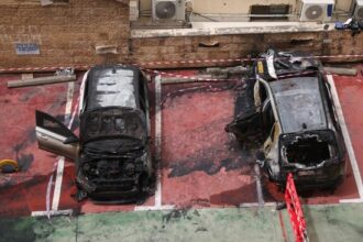 Rudal Iran Hantam Israel Utara, Mobil Terbakar