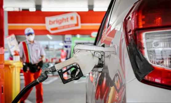 Seskab Teddy: Presiden Prabowo Konsisten Tidak Naikkan Harga BBM