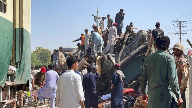 24 Orang Tewas dalam Ledakan di Rel Kereta Pakistan