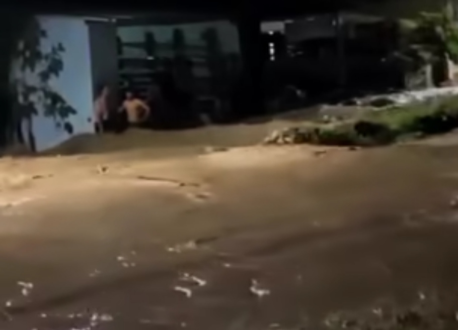 313 Keluarga di Semarang Terdampak Banjir, Tanggul Jebol Ditambal Darurat