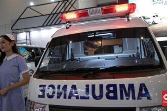 Ambulans Bawa Jenazah Tabrak Rumah di Jembrana Akibat Pecah Ban