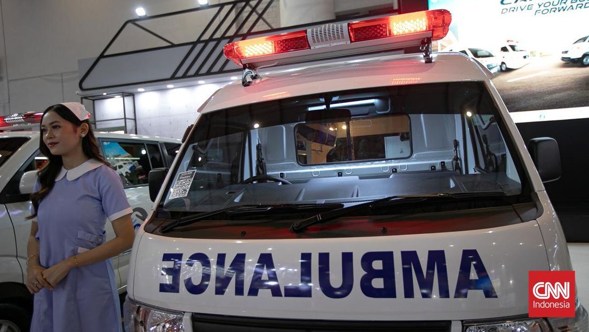 Ambulans Bawa Jenazah Tabrak Rumah di Jembrana Akibat Pecah Ban