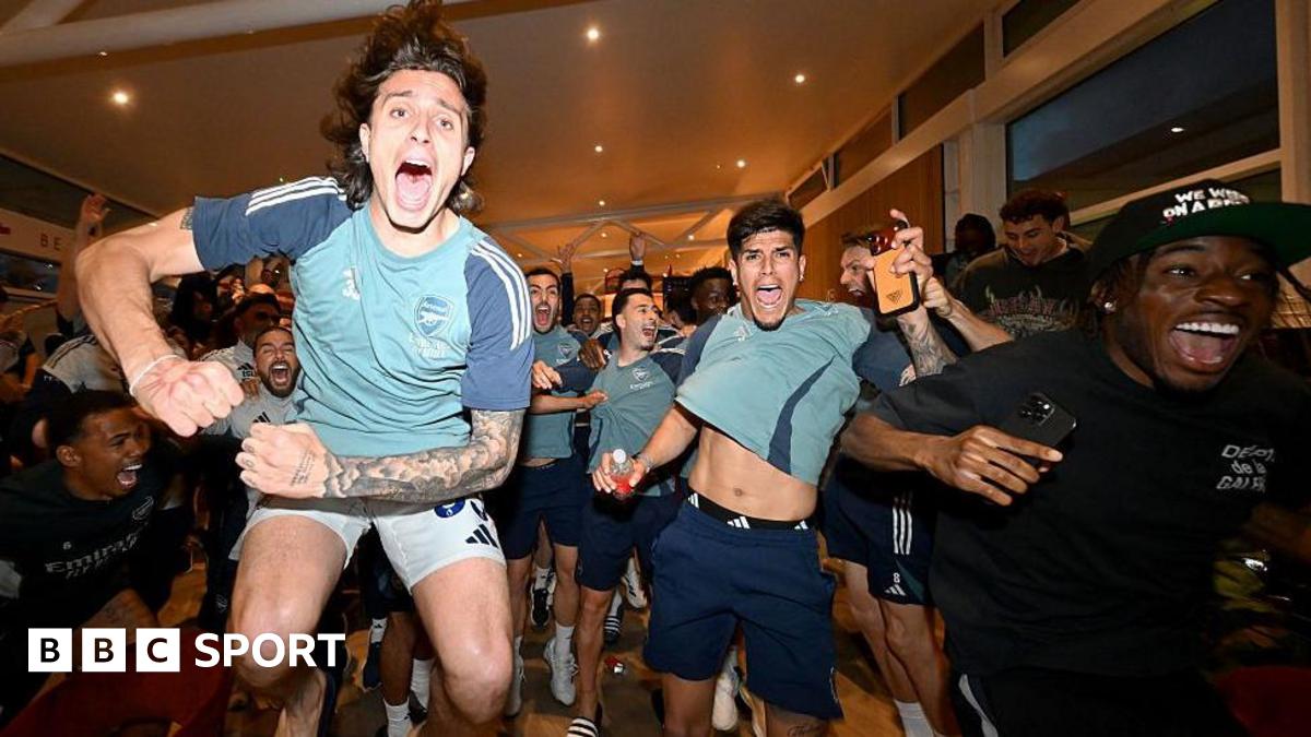 Arsenal Rayakan Kemenangan Liga Pertama dalam Dua Dekade