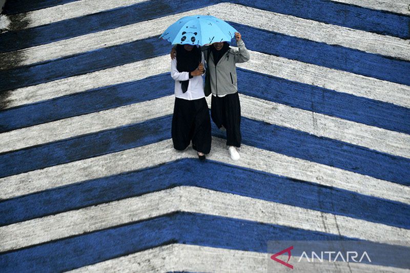 BMKG: Hujan Ringan dan Kabut Landa Kota Besar di Indonesia