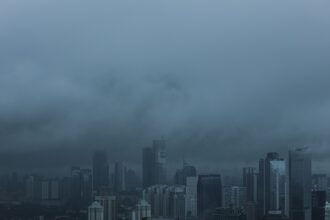 BMKG: Potensi Hujan Lebat dan Angin Kencang di Beberapa Kota