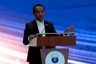 Bahlil Lahadalia Usulkan Pajak Berbeda untuk Kendaraan Bensin dan Listrik