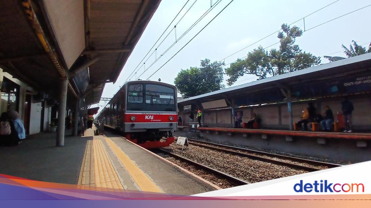 Banjir Rendam Jalur KRL Kebayoran-Pondok Ranji