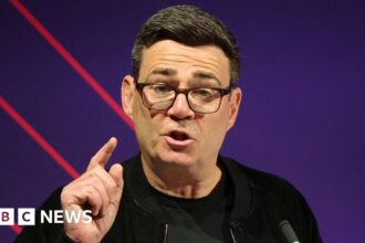 Burnham Tuduh Blair Abaikan Ketimpangan dalam Kritikannya