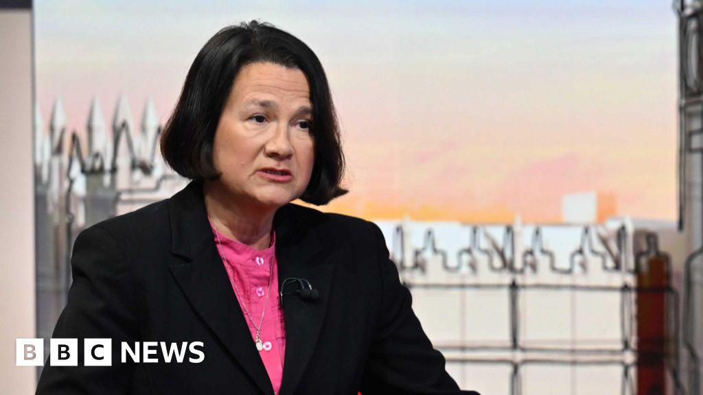 Catherine West Dorong Tantangan Kepemimpinan terhadap PM