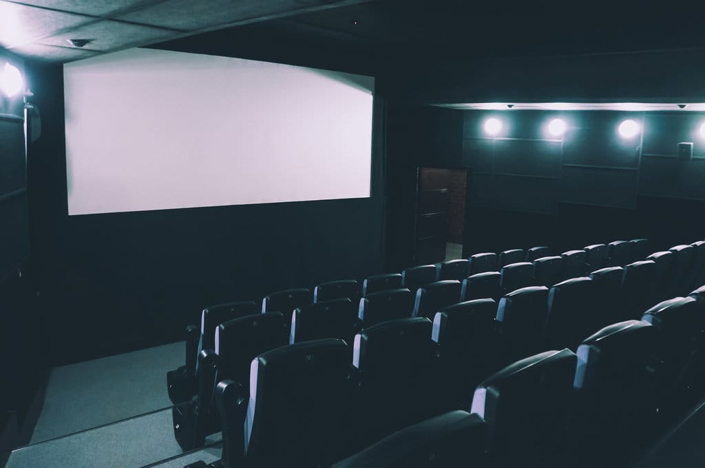 DPR Usul Alokasi 1.000 Layar Bioskop Desa di APBN 2027