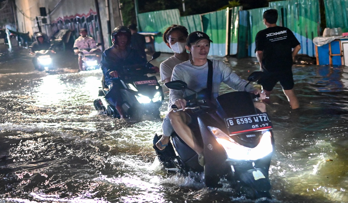 DPRD DKI Desak Pengerukan Sungai untuk Atasi Banjir Jakarta