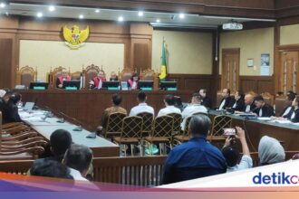 Delapan Terdakwa Korupsi Kredit Ekspor LPEI Didakwa Rugikan Negara