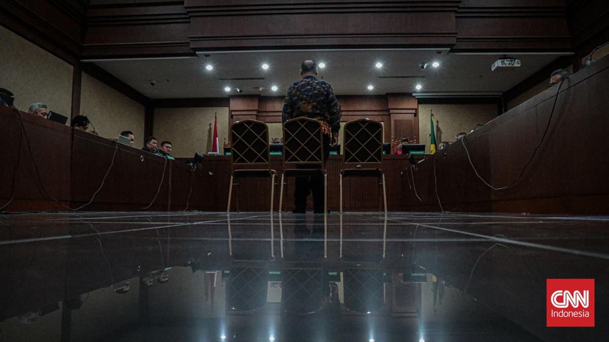 Dua Hakim Dissenting: Bebaskan Ibam, Eks Konsultan Nadiem