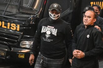 Eks Kasat Narkoba Polres Kutai Barat Ditangkap dan Dibawa ke Bareskrim