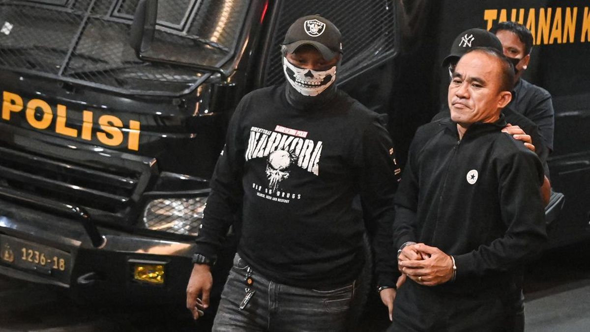 Eks Kasat Narkoba Polres Kutai Barat Ditangkap dan Dibawa ke Bareskrim